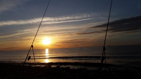 Angeln bei Sonnenuntergang .....